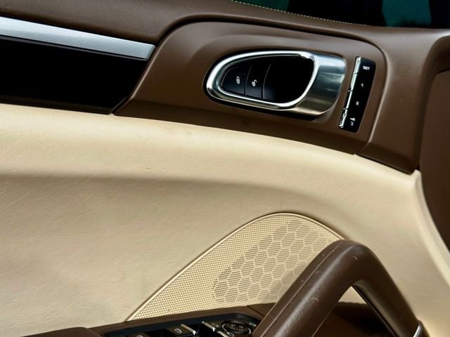 2013 Porsche Cayenne Base Trim - 23025609 - 11