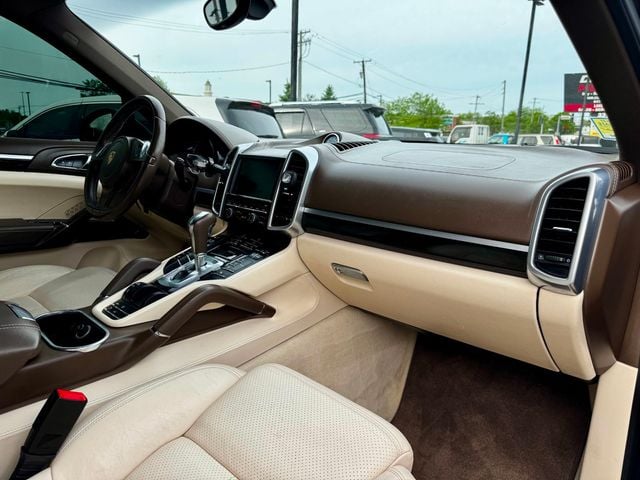 2013 Porsche Cayenne Base Trim - 23025609 - 18