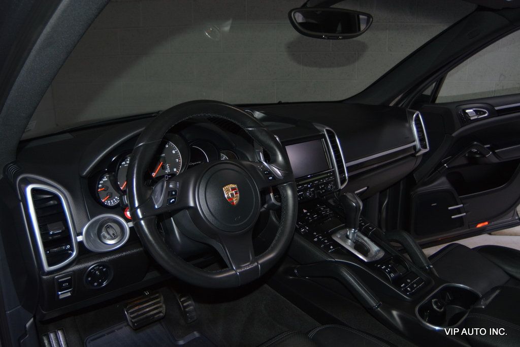 2013 Porsche Cayenne Base Trim - 22917751 - 10