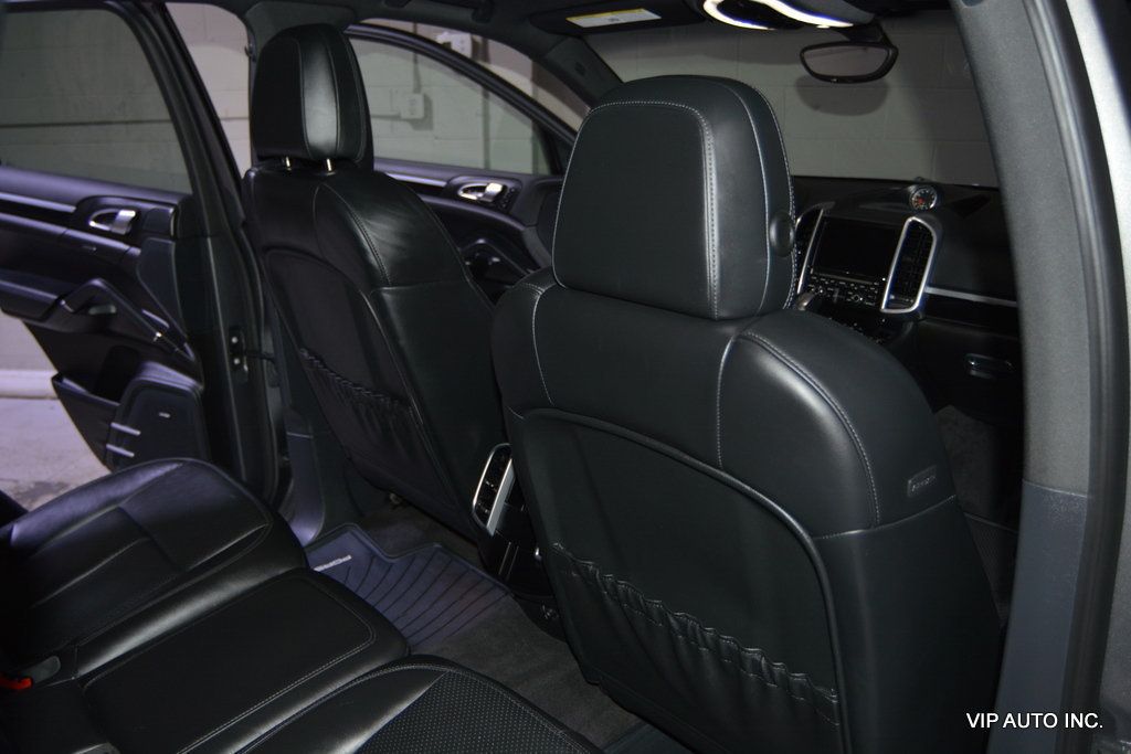 2013 Porsche Cayenne Base Trim - 22917751 - 18