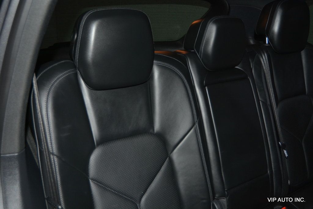 2013 Porsche Cayenne Base Trim - 22917751 - 22