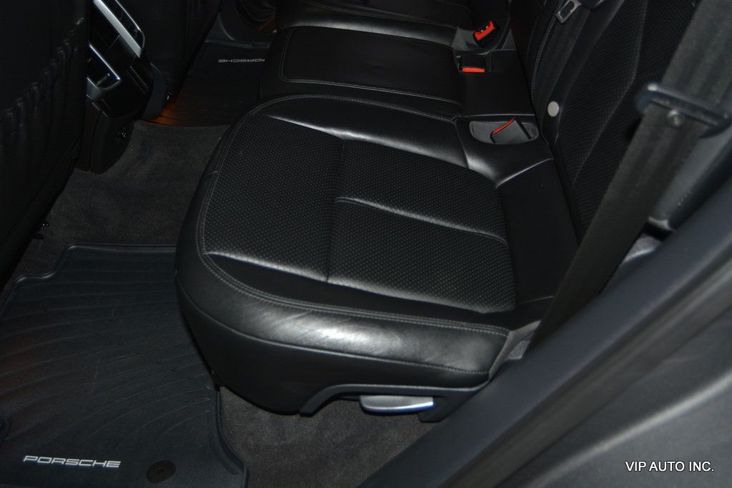 2013 Porsche Cayenne Base Trim - 22917751 - 25