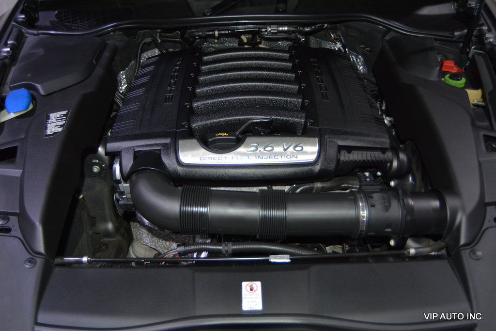 2013 Porsche Cayenne Base Trim - 22917751 - 28