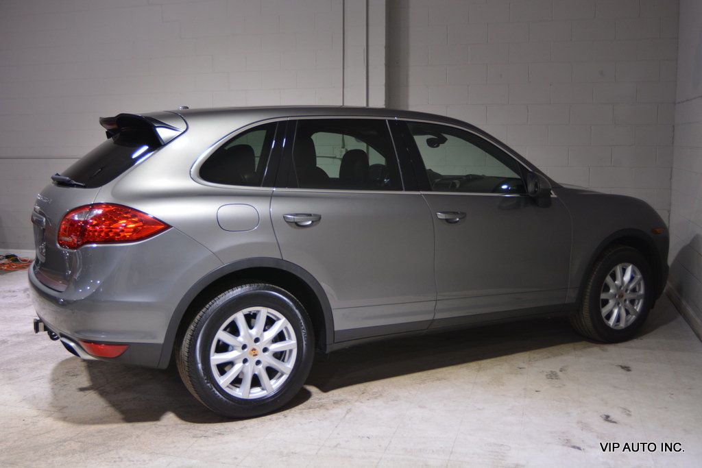 2013 Porsche Cayenne Base Trim - 22917751 - 33