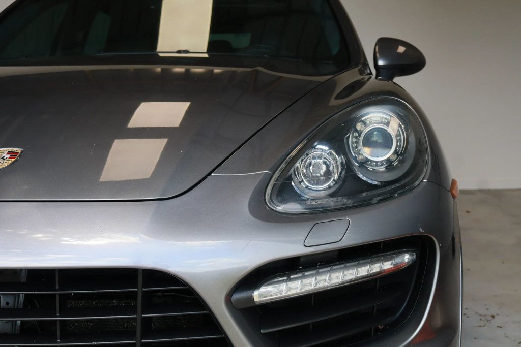 2013 Porsche Cayenne GTS photo 10