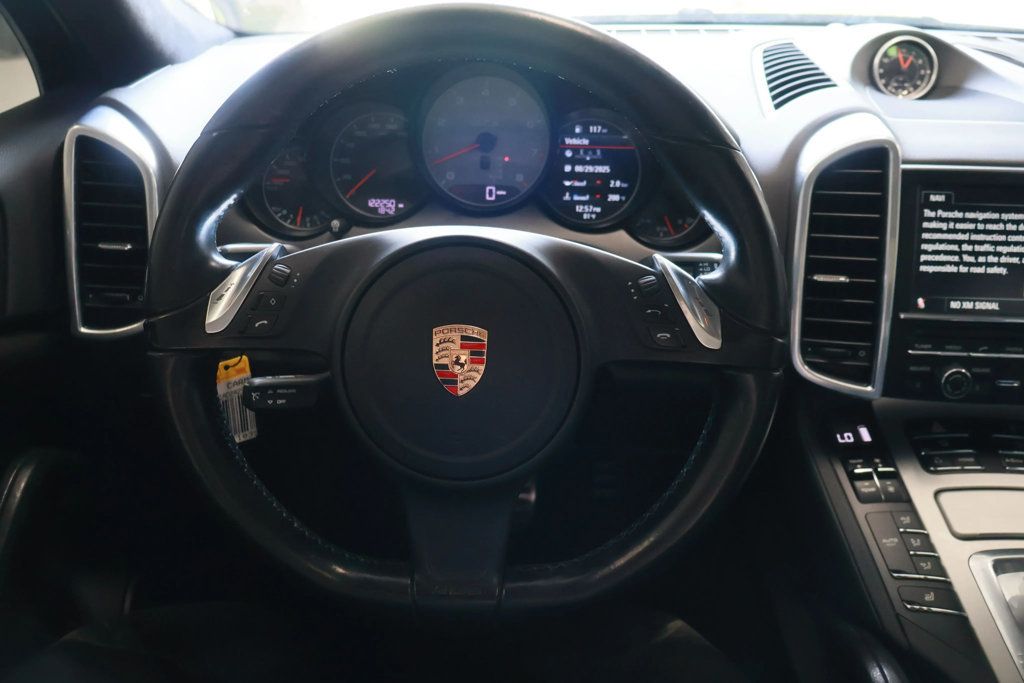 2013 Porsche Cayenne GTS photo 22