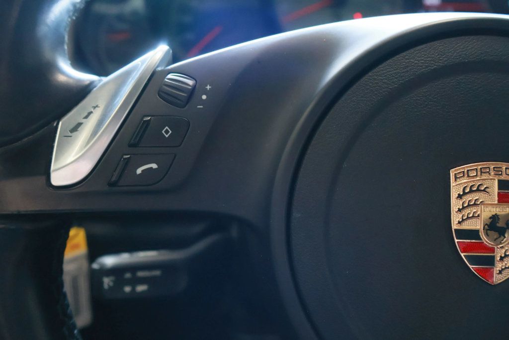 2013 Porsche Cayenne GTS photo 23
