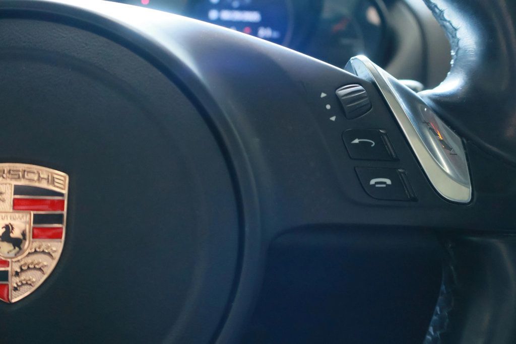 2013 Porsche Cayenne GTS photo 24