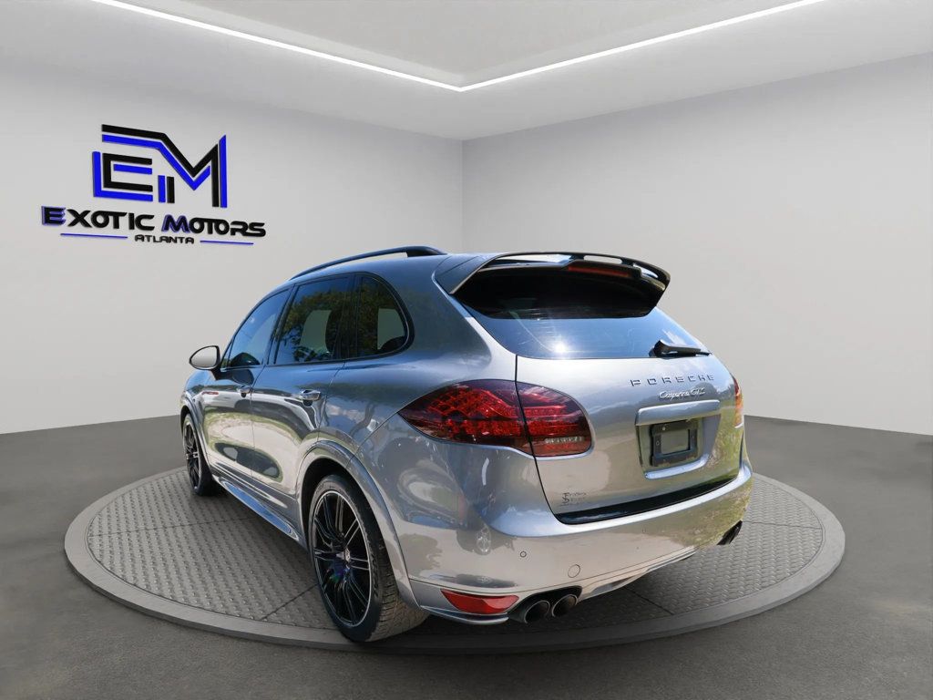 2013 Porsche Cayenne GTS photo 3
