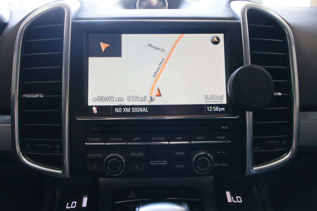 2013 Porsche Cayenne GTS photo 33