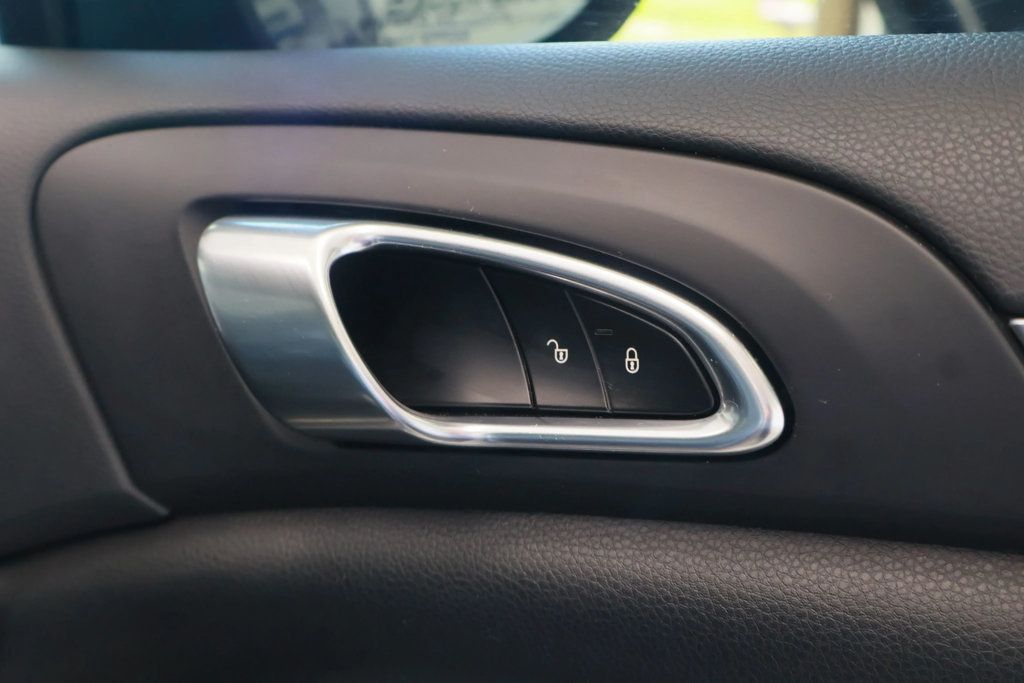 2013 Porsche Cayenne GTS photo 57