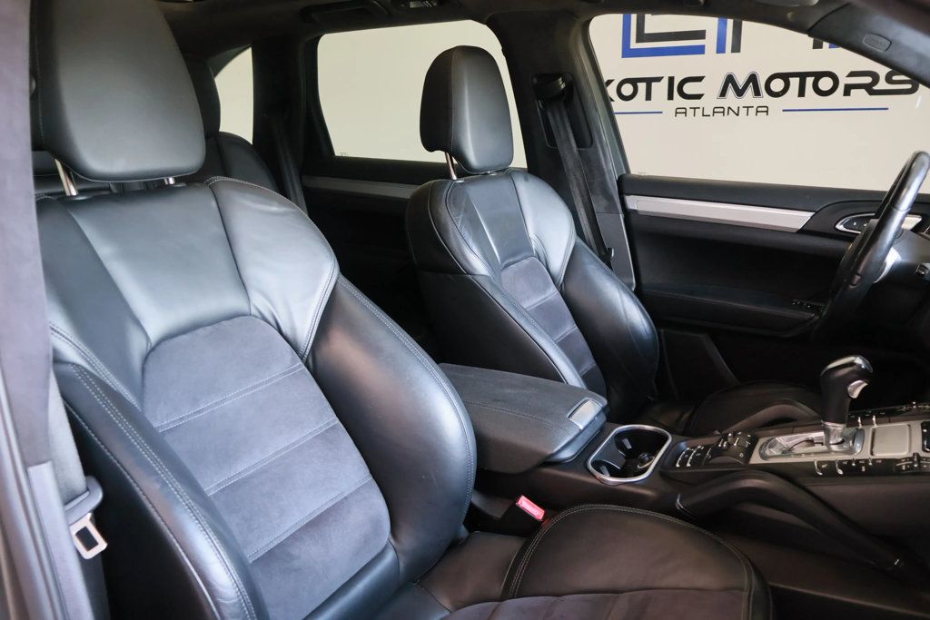 2013 Porsche Cayenne GTS photo 58