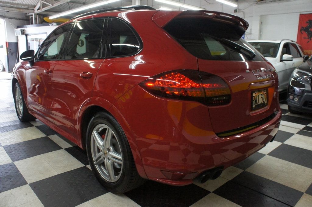 2013 Porsche Cayenne GTS - 22112658 - 5