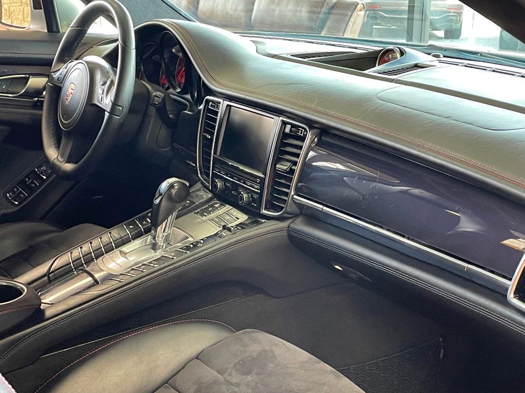 2013 Porsche Panamera 4dr Hatchback GTS - 23009250 - 28