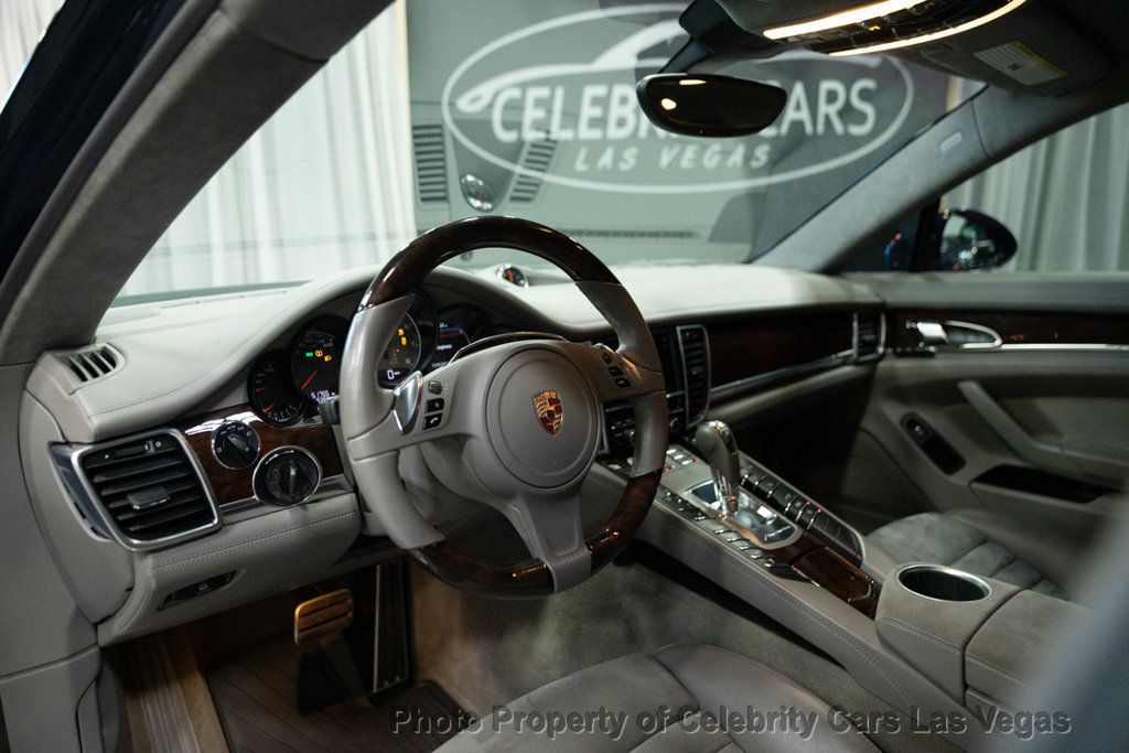 2013 Porsche Panamera 4dr Hatchback GTS - 22953934 - 16