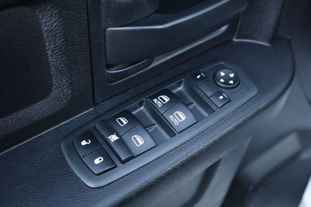 2013 Ram 1500  - 22936125 - 29