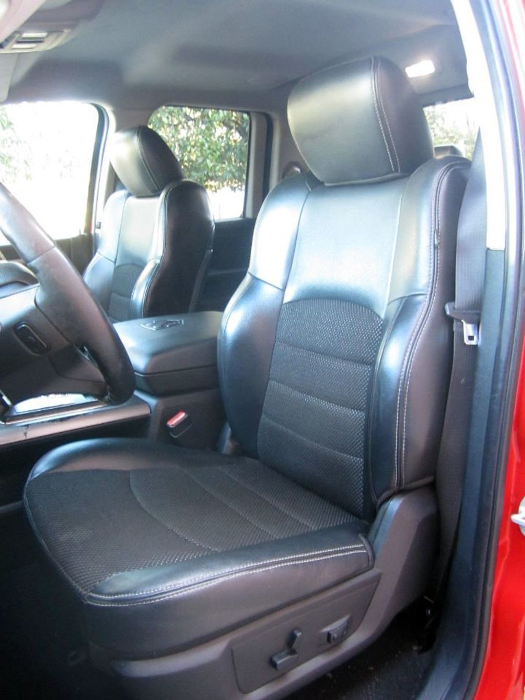 2013 Ram 1500 Sport photo 13