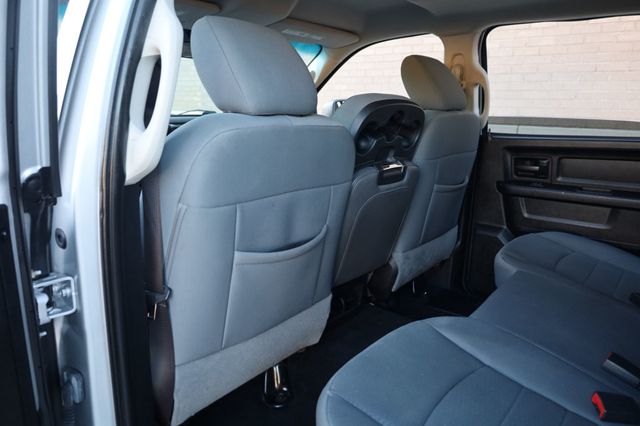 2013 Ram 1500 4WD Crew Cab 140.5" Express - 22936125 - 11