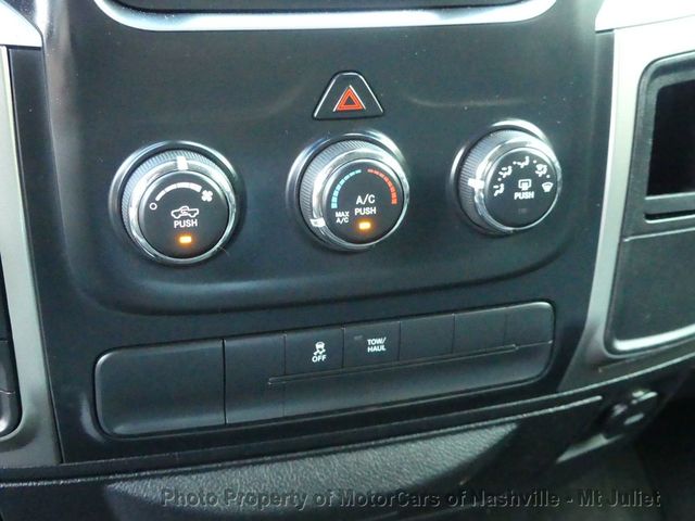 2013 Ram 1500 4WD Crew Cab 140.5" SLT - 23085607 - 36