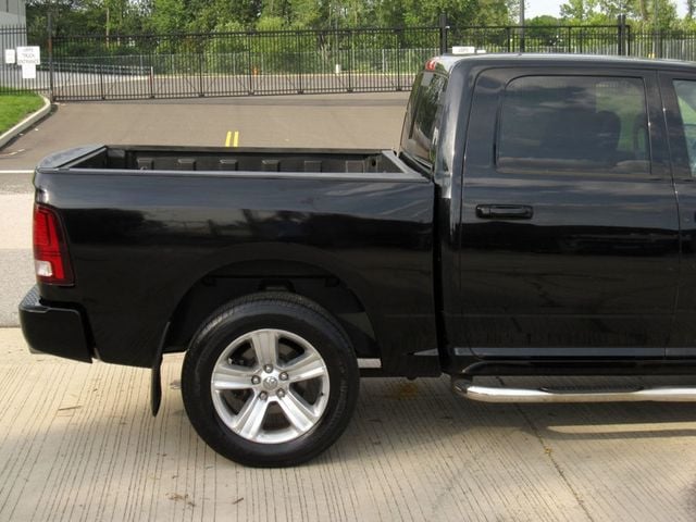 2013 Ram 1500 4WD Crew Cab 140.5" Sport - 22872987 - 10