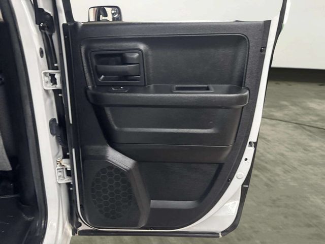 2013 Ram 1500 4WD Quad Cab 140.5" Express - 22976385 - 16