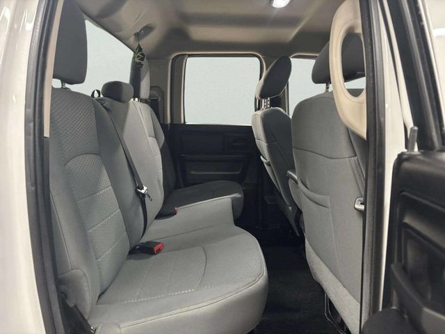 2013 Ram 1500 4WD Quad Cab 140.5" Express - 22976385 - 17