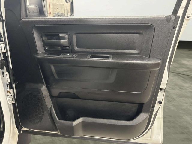 2013 Ram 1500 4WD Quad Cab 140.5" Express - 22976385 - 18