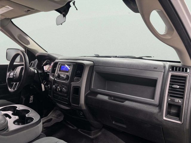 2013 Ram 1500 4WD Quad Cab 140.5" Express - 22976385 - 19