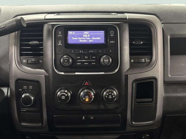 2013 Ram 1500 4WD Quad Cab 140.5" Express - 22976385 - 22
