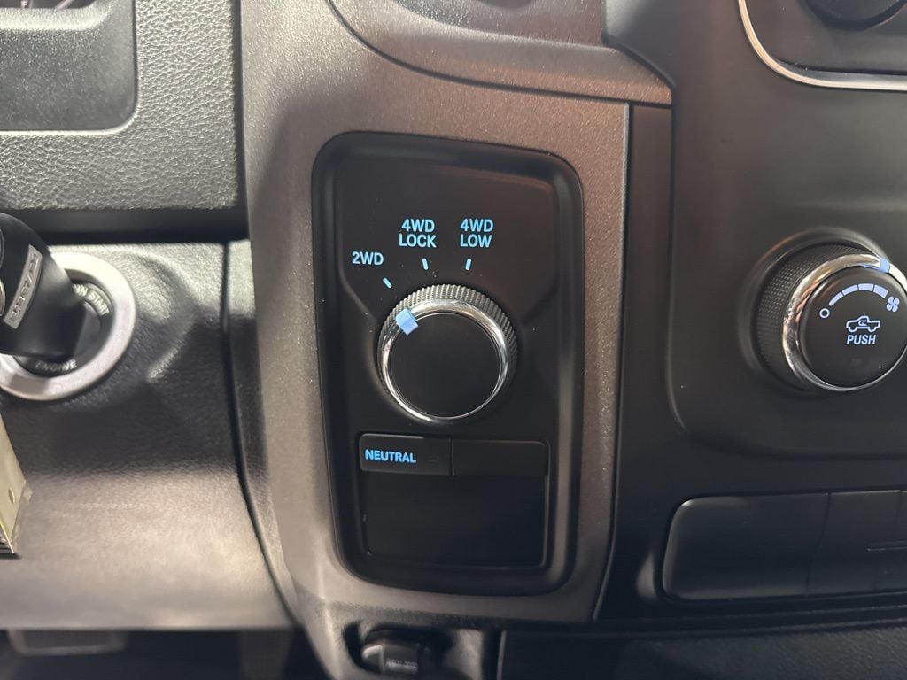 2013 Ram 1500 4WD Quad Cab 140.5" Tradesman - 22975230 - 15