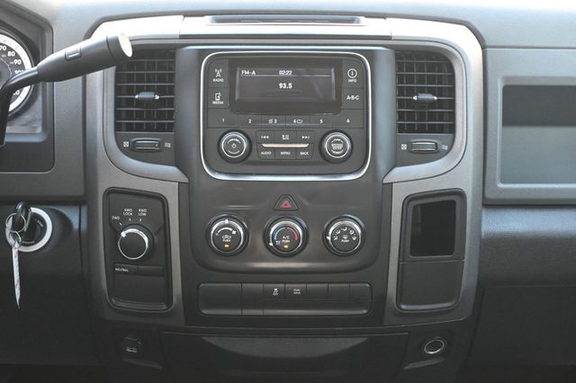 2013 Ram 1500 4X4 Crew Cab Express - 22974551 - 9