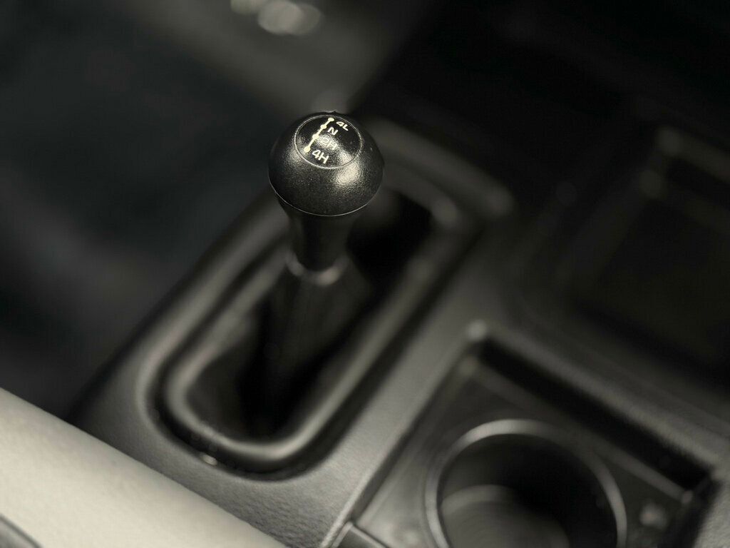 2013 Ram 2500 4WD Crew Cab 169" Tradesman - 22989740 - 26