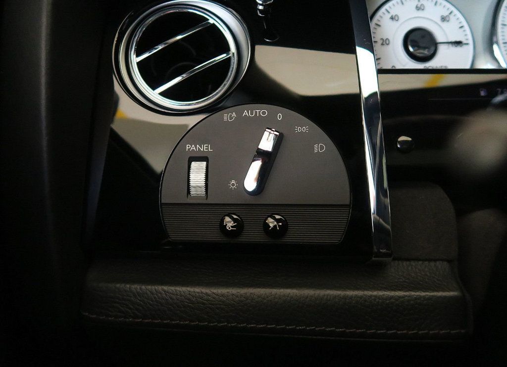 2013 Rolls-Royce Ghost 4dr Sedan - 19964923 - 24