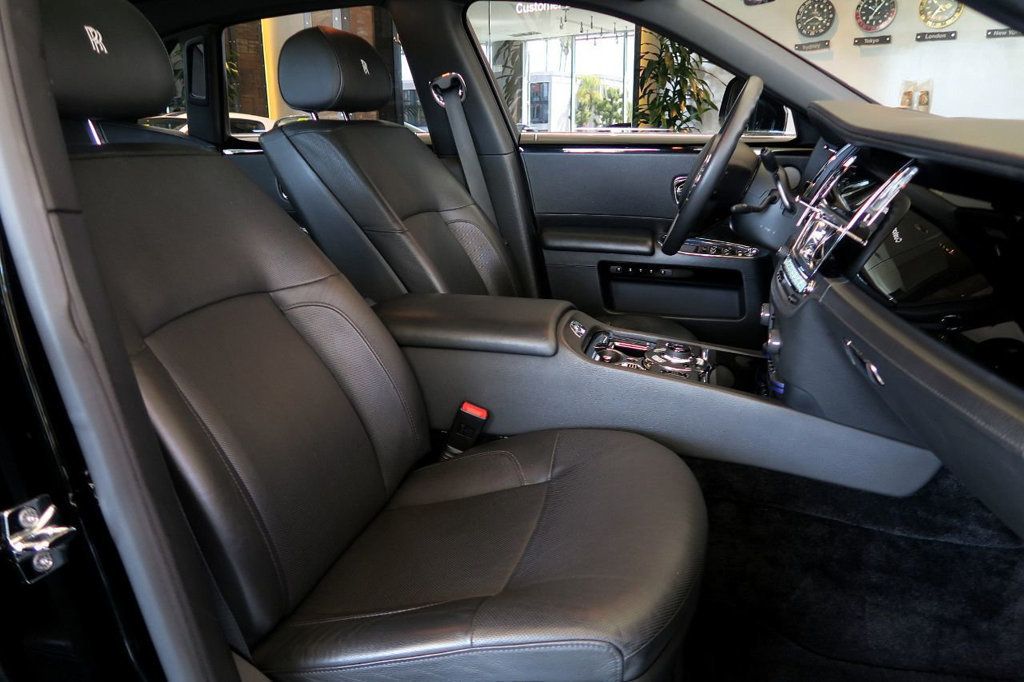 2013 Rolls-Royce Ghost 4dr Sedan - 19964923 - 33