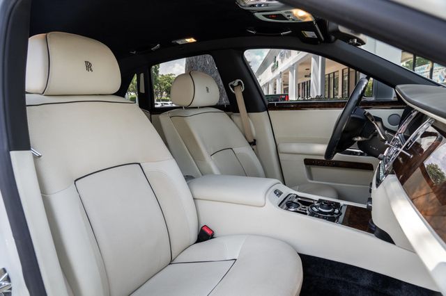 2013 Rolls-Royce Ghost 4dr Sedan - 23070878 - 26