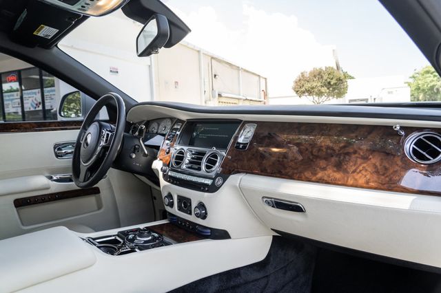 2013 Rolls-Royce Ghost 4dr Sedan - 23070878 - 28