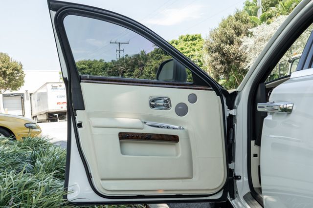 2013 Rolls-Royce Ghost 4dr Sedan - 23070878 - 34