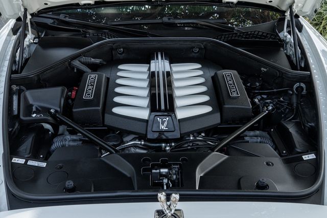 2013 Rolls-Royce Ghost 4dr Sedan - 23070878 - 37