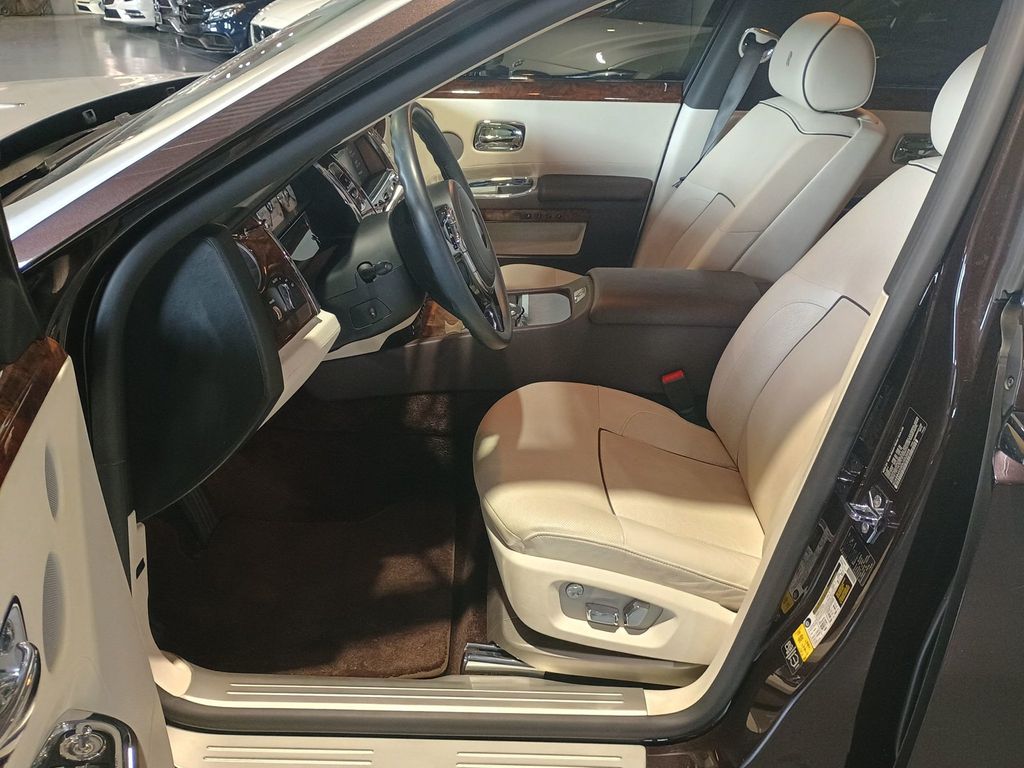 2013 Rolls-Royce Ghost 4dr Sedan Clean Carfax - 23020426 - 16