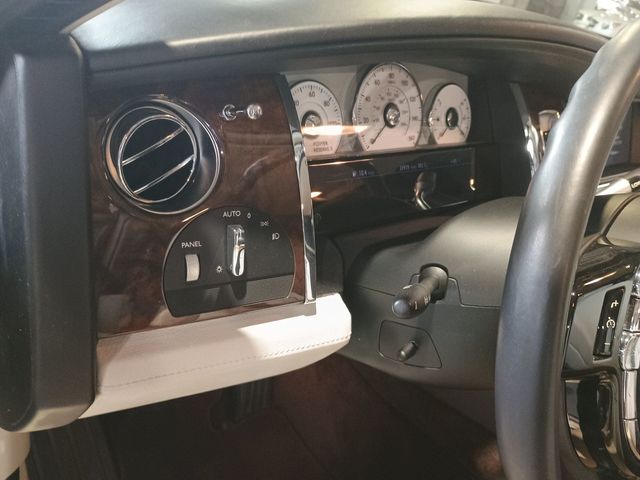 2013 Rolls-Royce Ghost 4dr Sedan Clean Carfax - 23020426 - 20