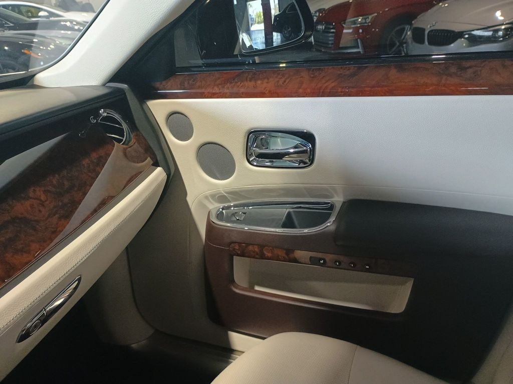 2013 Rolls-Royce Ghost 4dr Sedan Clean Carfax - 23020426 - 27