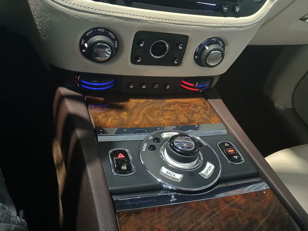 2013 Rolls-Royce Ghost 4dr Sedan Clean Carfax - 23020426 - 29