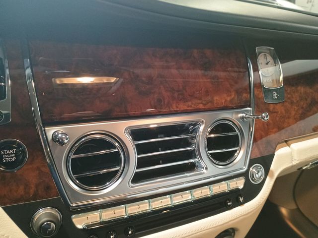 2013 Rolls-Royce Ghost 4dr Sedan Clean Carfax - 23020426 - 30