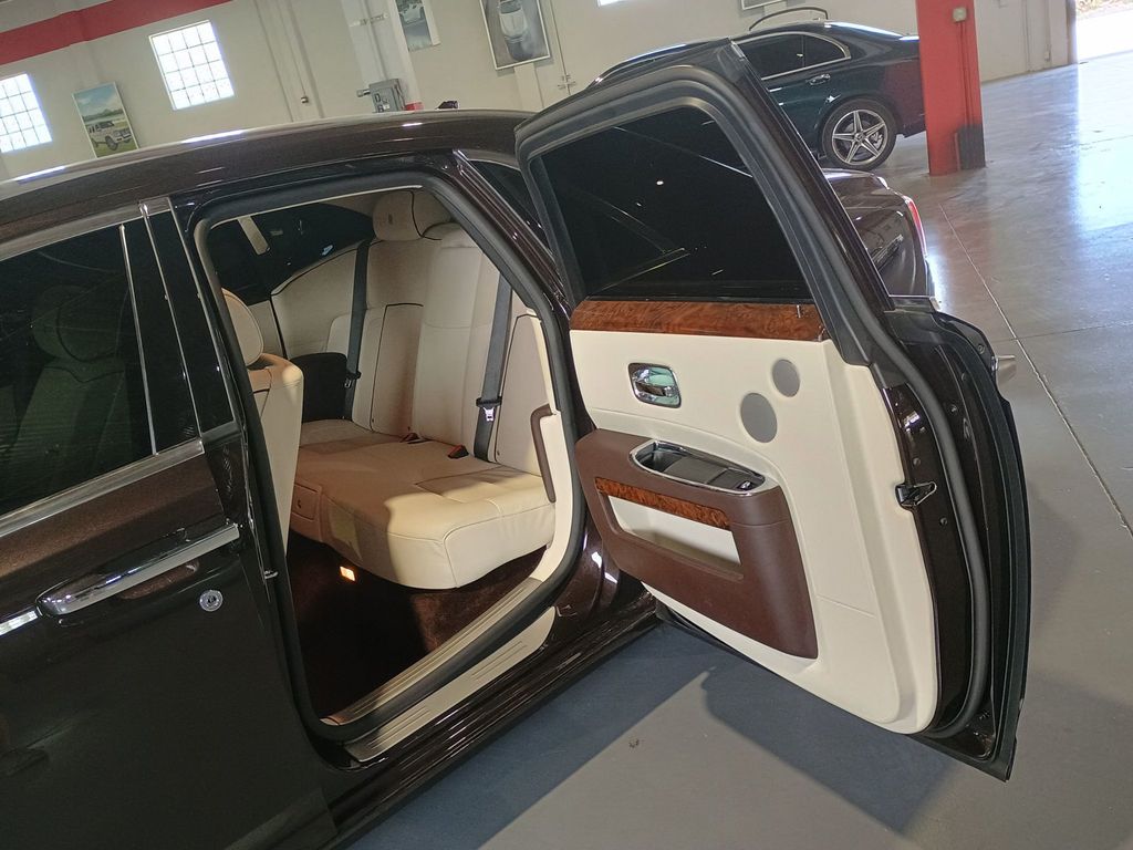 2013 Rolls-Royce Ghost 4dr Sedan Clean Carfax - 23020426 - 33