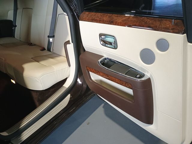 2013 Rolls-Royce Ghost 4dr Sedan Clean Carfax - 23020426 - 34