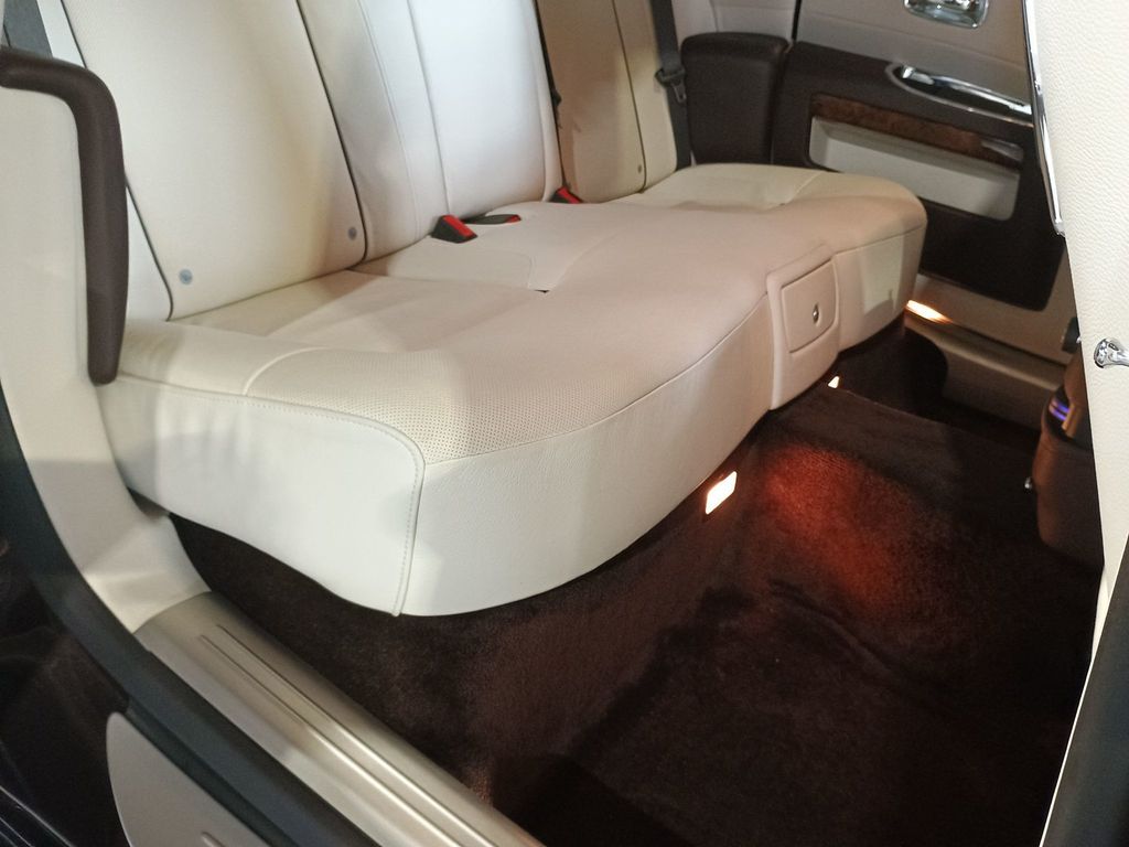 2013 Rolls-Royce Ghost 4dr Sedan Clean Carfax - 23020426 - 38