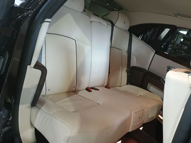 2013 Rolls-Royce Ghost 4dr Sedan Clean Carfax - 23020426 - 39