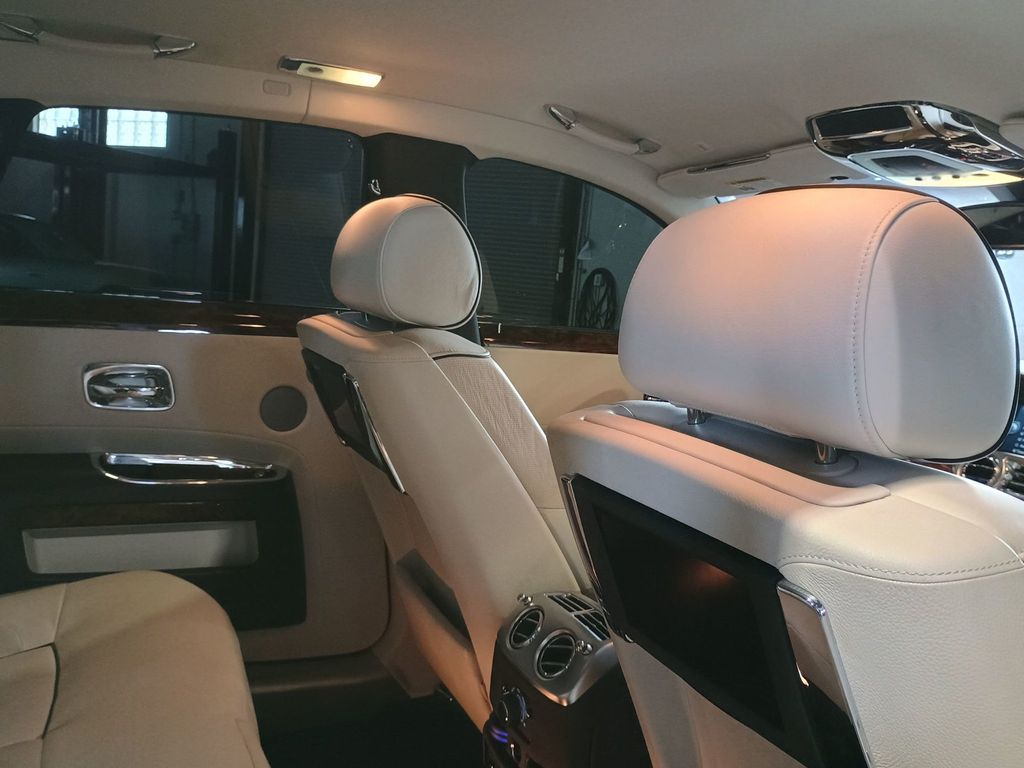 2013 Rolls-Royce Ghost 4dr Sedan Clean Carfax - 23020426 - 41