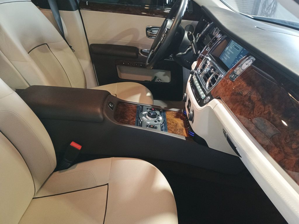 2013 Rolls-Royce Ghost 4dr Sedan Clean Carfax - 23020426 - 43