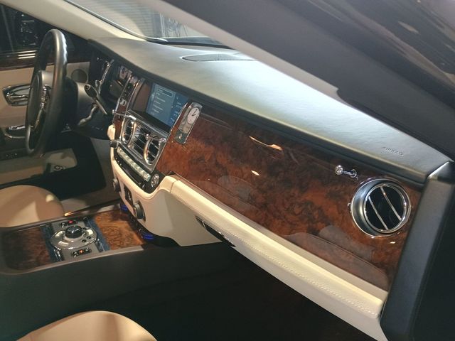 2013 Rolls-Royce Ghost 4dr Sedan Clean Carfax - 23020426 - 45